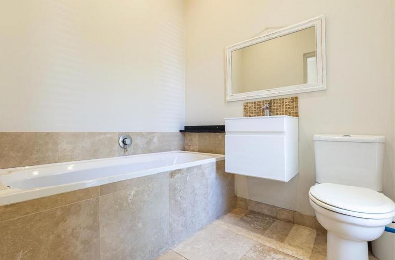 To Let 3 Bedroom Property for Rent in Lake Michelle Western Cape